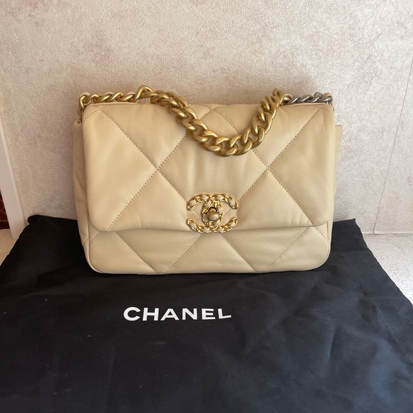 CHANEL Handbags - Chanel flap bag